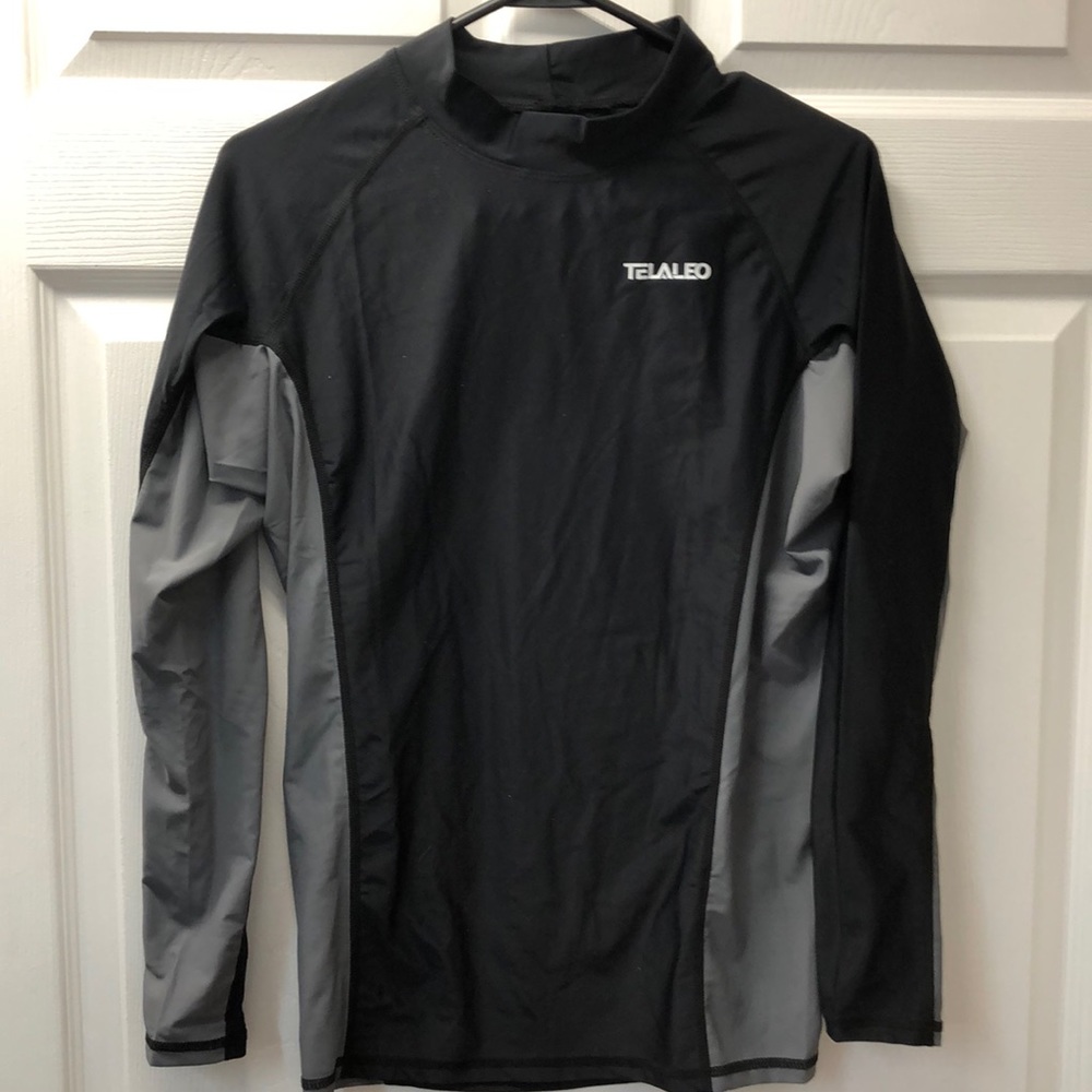 NWOT Telaleo compression shirt small